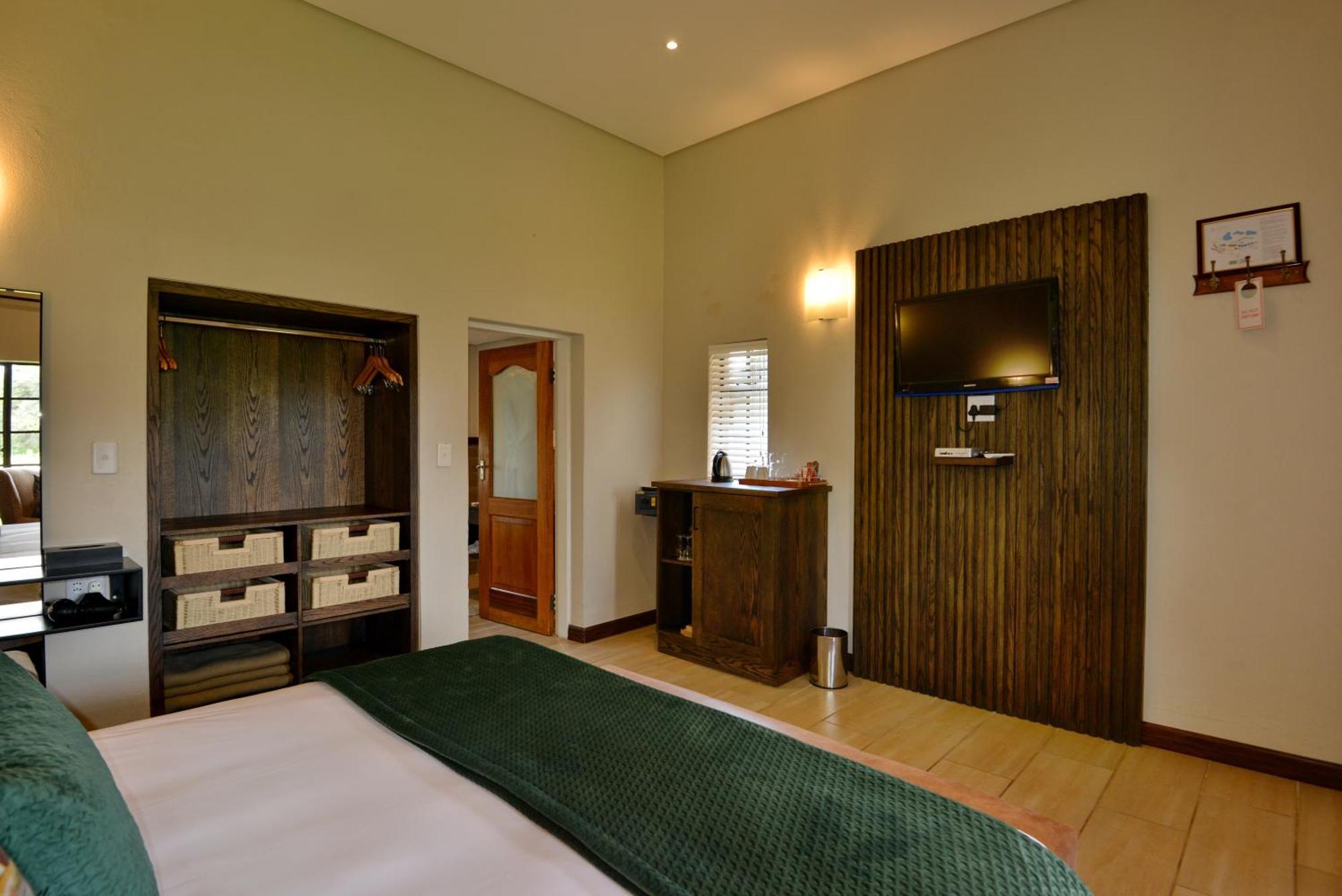 African Hills Safari Lodge & Spa Magaliesburg Buitenkant foto