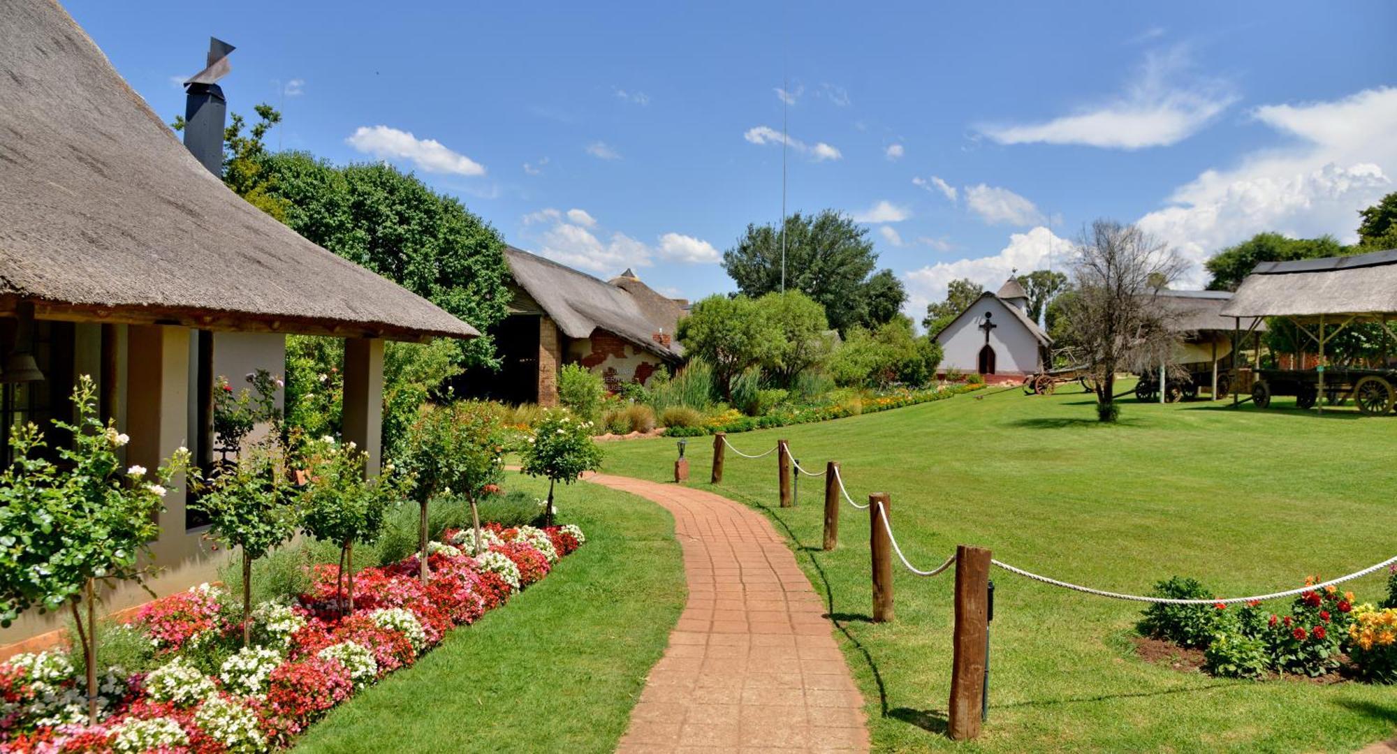 African Hills Safari Lodge & Spa Magaliesburg Buitenkant foto