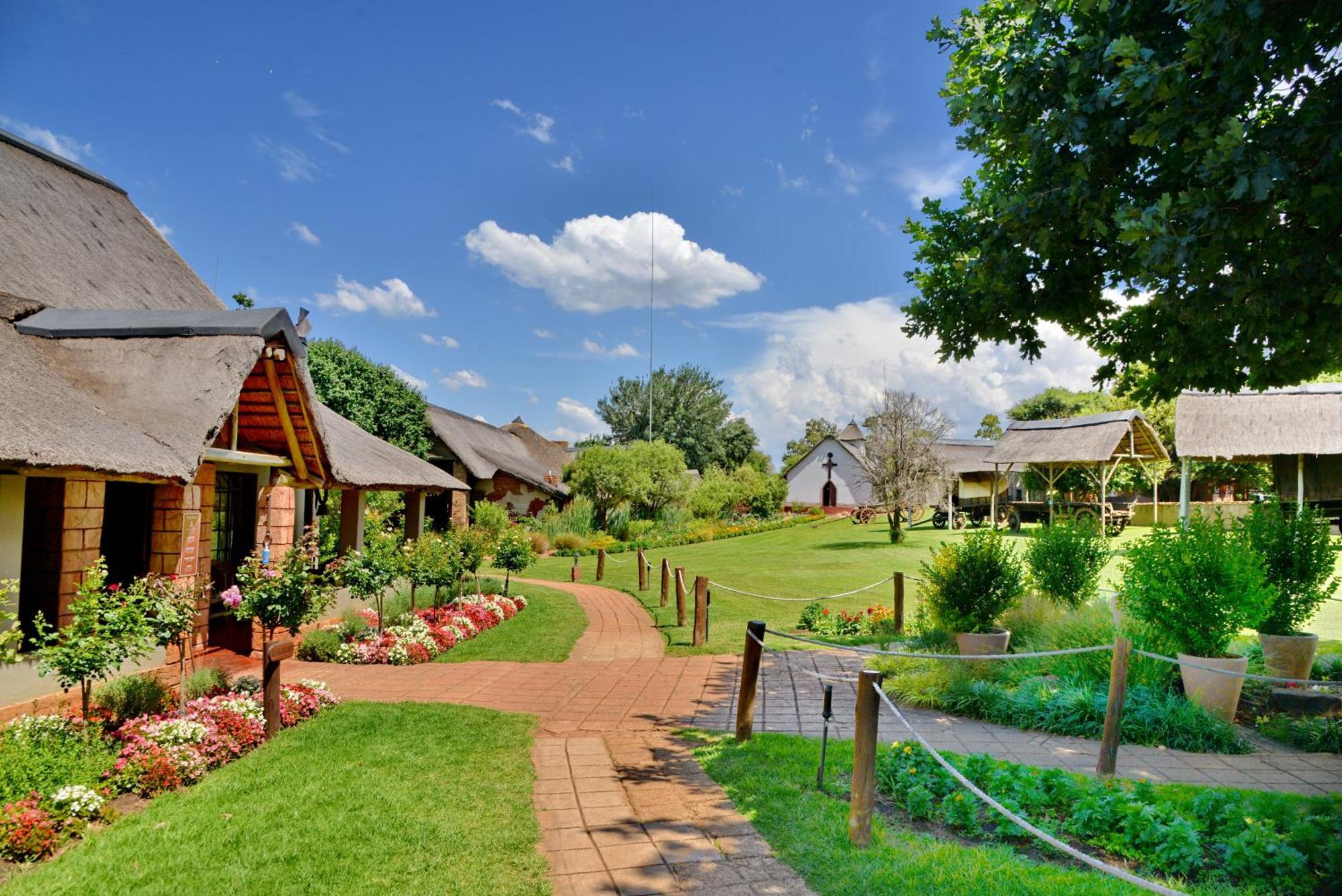 African Hills Safari Lodge & Spa Magaliesburg Buitenkant foto