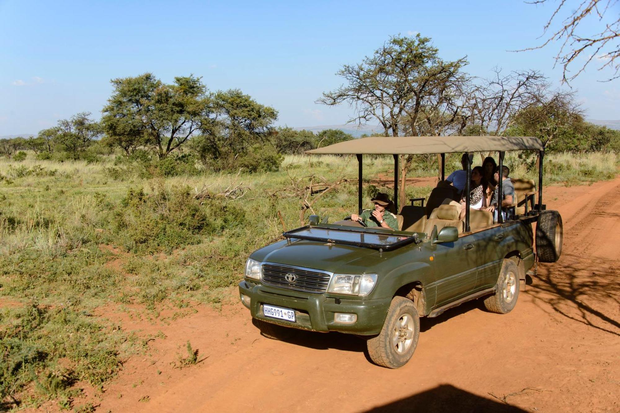 African Hills Safari Lodge & Spa Magaliesburg Buitenkant foto